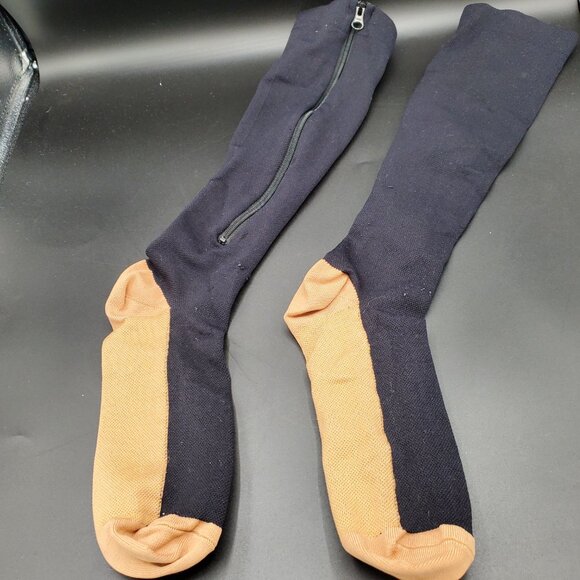 Compression Zipper Socks + Lightweight Compression Socks - Picture 4 of 6
